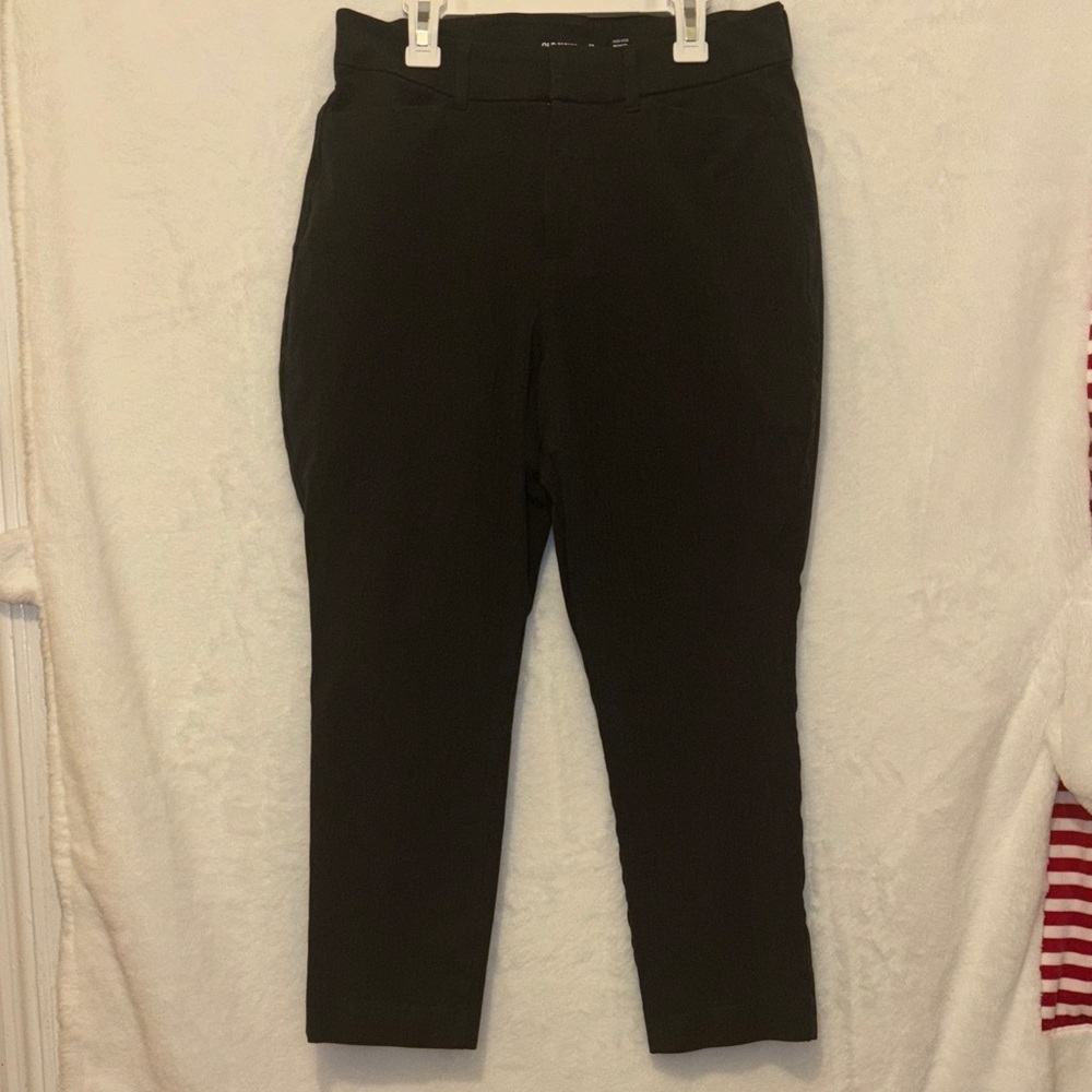 Old Navy Women's Black Capris